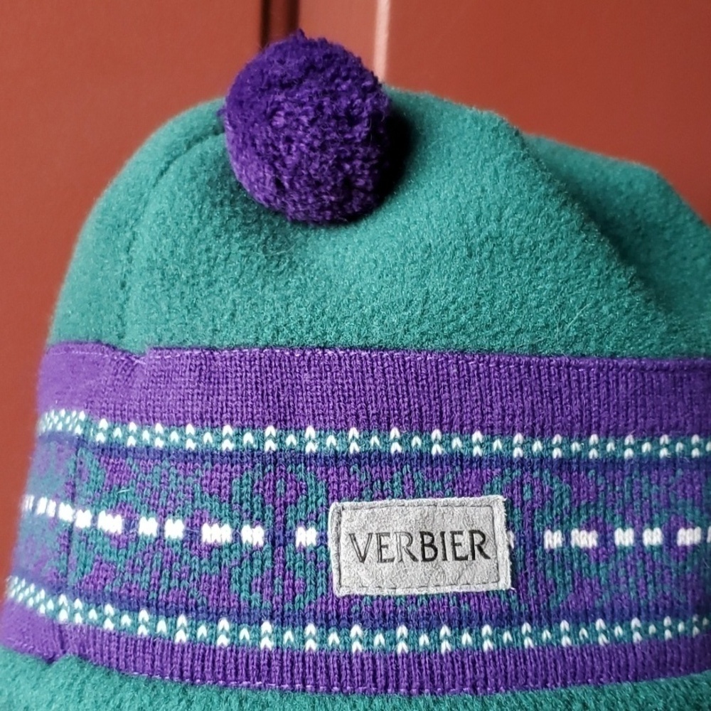 Verbier (Canadian) green and purple fleece hat with small pom One size